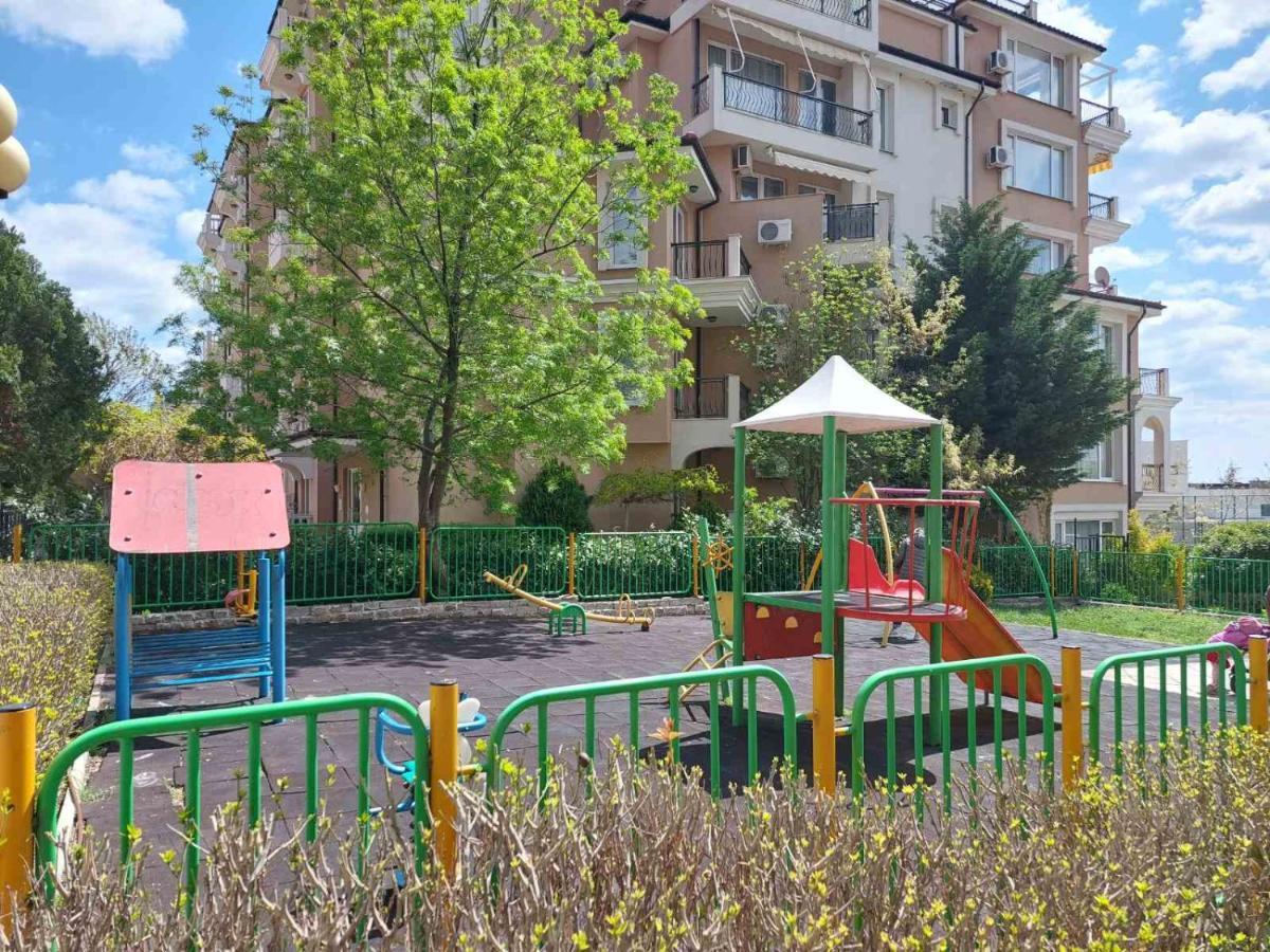 Святой Влас, Комплекс Sea Breeze Sveti Vlas Buitenkant foto